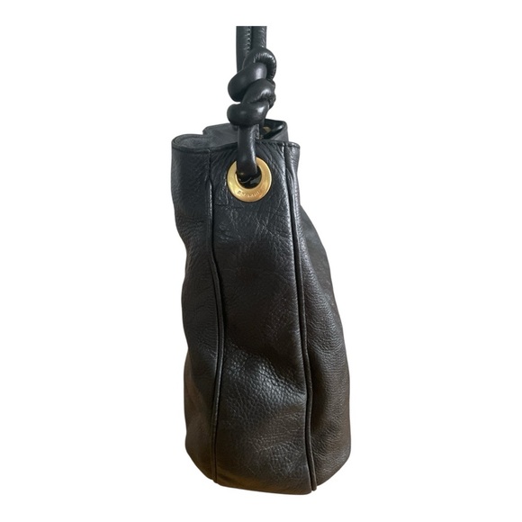 Sleek Brahmin Black Leather Hobo Bag with Slouchy Design - Picture 4 of 8